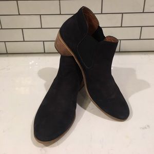 B.P. Black Ankle Booties / Chelsea Boots